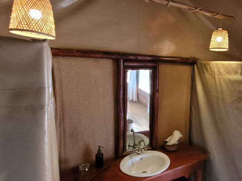 seronera-safari-zawadi-camp-seregenti-bathroom